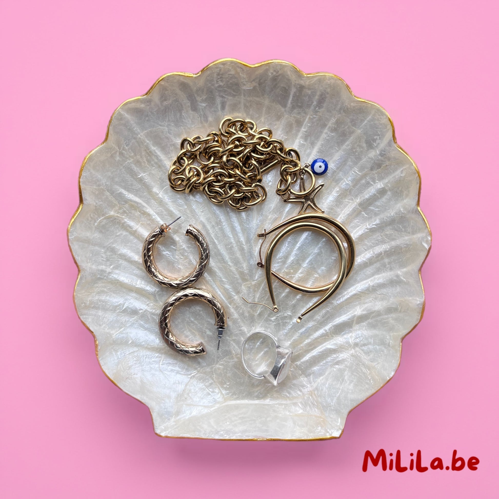 Schaaltje voor juwelen in de vorm van een schelp