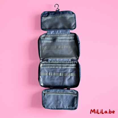 Hangende toilettas van MiLiLa opengeklapt met overzichtelijke vakindeling