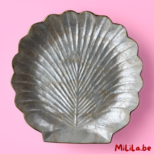 Handgemaakt parelmoer schaaltje met gouden rand uit Bali